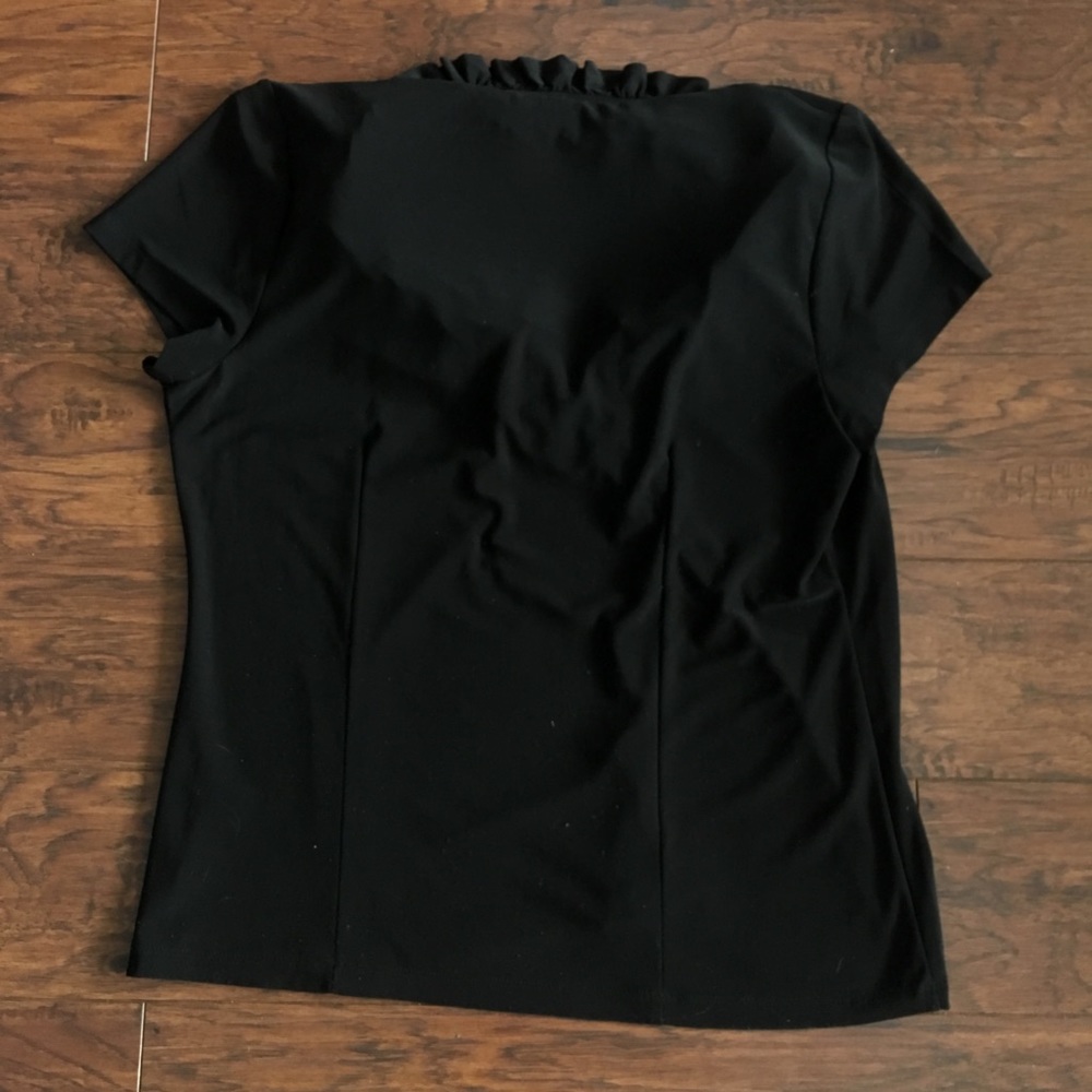 SALE❗️Sexy Low-Cut Ruffle Top - Picture 3 of 5